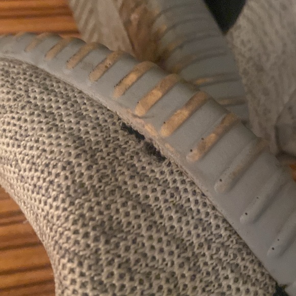 Yeezy sneakers - Picture 5 of 6